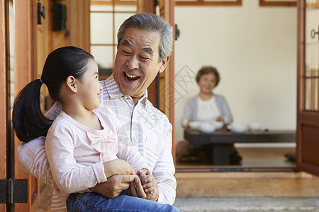 夫妇亚洲人近距离祖父祖母孙女图片