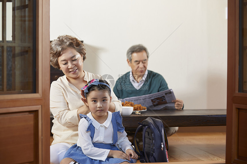 住房表示小孩祖父祖母孙女图片