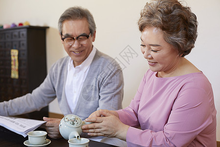 住房汽车丈夫祖父祖母老夫妇图片