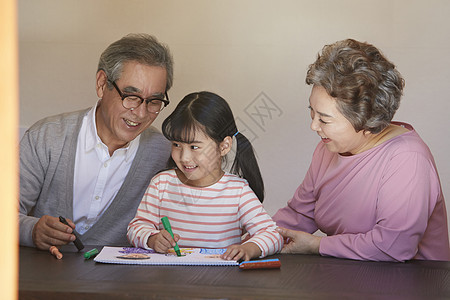 会话绘画坐祖父祖母孙女图片