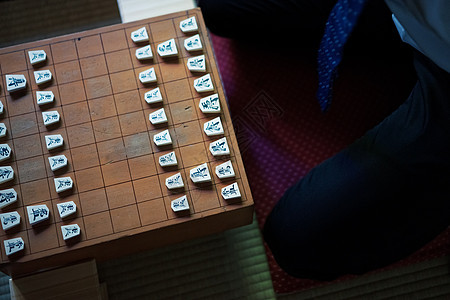 下日式象棋手部特写图片