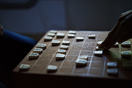 下日式象棋手部特写图片