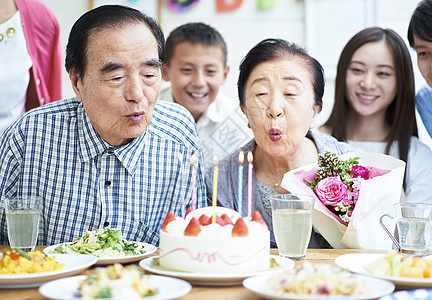 房屋烹调吹三代家庭庆祝图片