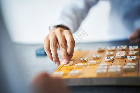 下日式象棋手部特写图片