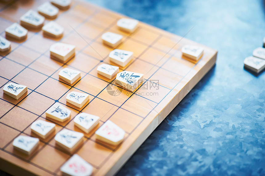 下日式象棋手部特写图片