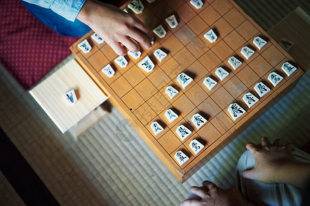 下日式象棋手部特写图片