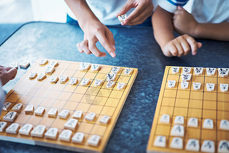 下日式象棋手部特写图片