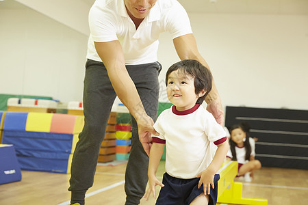 教学室内男体操教室平均平衡孩子图片