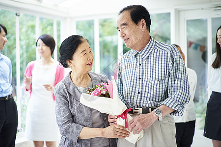 老年夫妇结婚周年活动图片