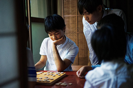 电脑游戏被20多岁一个学习将棋的男孩图片