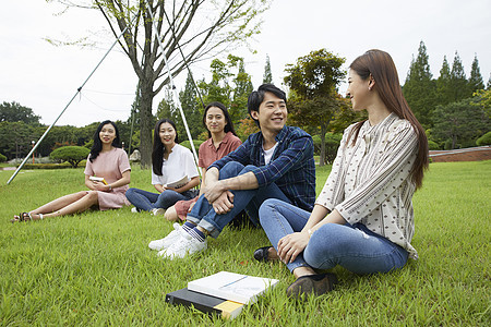 伙伴全身韩国人大学生图片