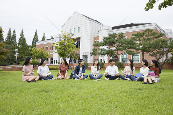 休息伙伴放松大学生图片