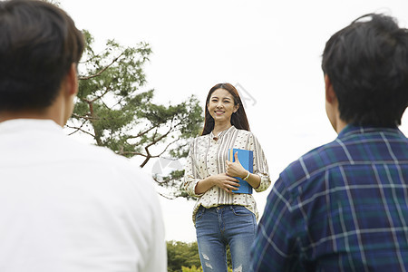 评价成年男子朋友大学生图片