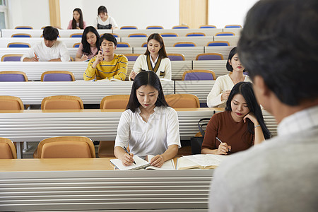 大学生阶梯教室听课图片素材
