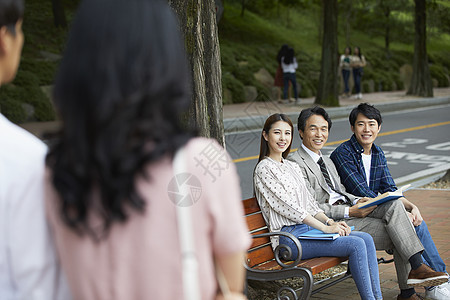 强烈的感情毒蛇坐教授大学生图片