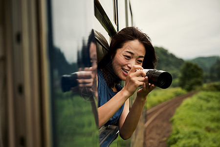 自驾游旅行背包客旅游拍照图片