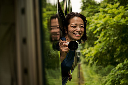 自驾游旅行背包客旅游拍照图片