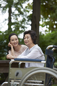 强烈的感情文科硕士治愈拥抱幸福妈妈女儿图片