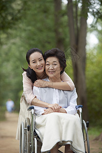 强烈的感情笑前视图医疗母亲女儿图片