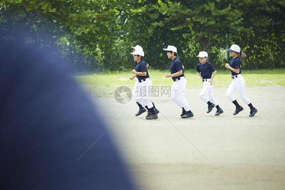 马车棒球帽儿童男孩棒球练习运行图片