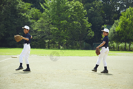 幼兽文稿空间原野练习少年棒球投球的孩子们图片