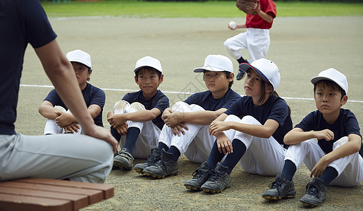 研修少女日本男孩棒球队会议图片