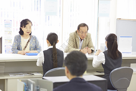 取款户内女孩银行窗口客户图片