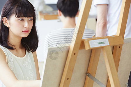 人物室内日本人画一张照片的妇女图片