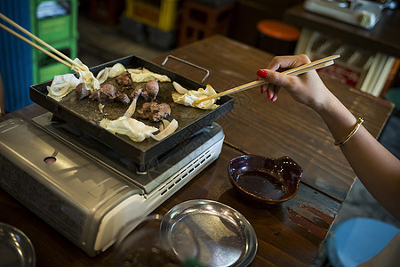 饭店饮食进餐韩国料理烤肉图片
