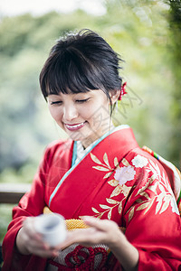 日式和服美女喝茶图片