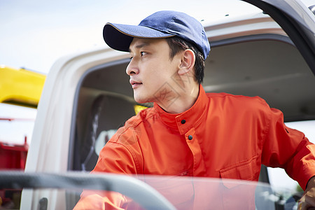 道路救援服务人员图片