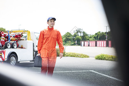 道路救援服务人员图片