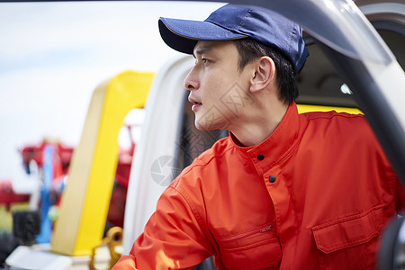 道路救援服务人员图片