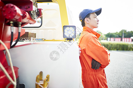 道路救援服务人员图片