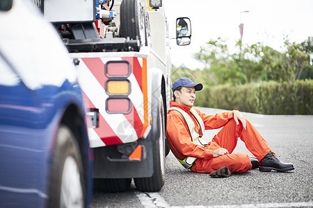 道路救援服务人员图片