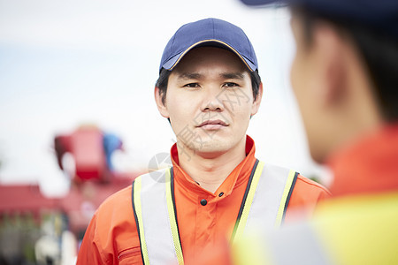 道路救援服务人员图片