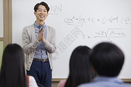 韩国毒蛇选择聚焦学校老师学生图片