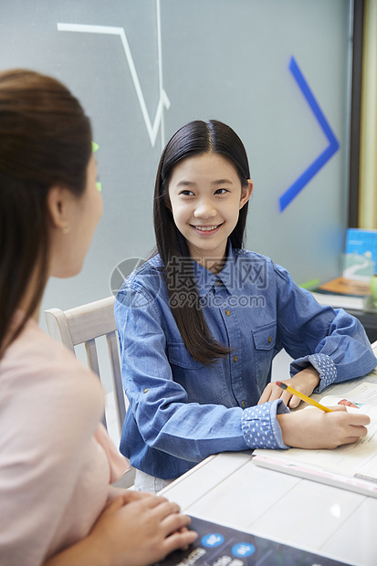 成年女子小学生上身妈妈学生孩子图片