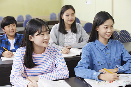 非常小强烈的感情在内学校教室学生图片