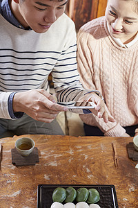 情侣茶室喝茶背景图片