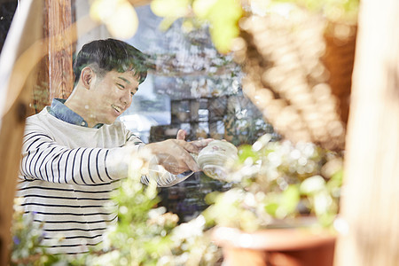 微笑表示分钟年轻人茶馆图片