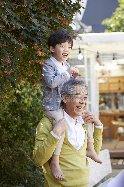 隔代祖孙情幸福融洽