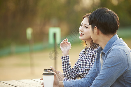 浪漫的半身像朋友情人情侣约会图片