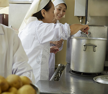 盆雇员五十年代午餐做饭图片