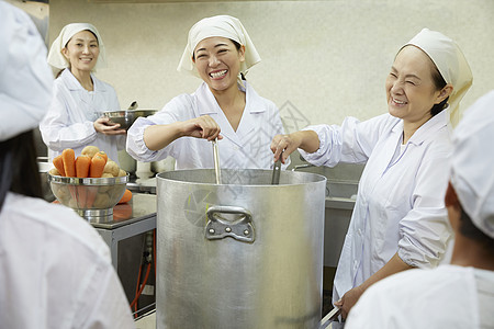 中年女性食堂做饭图片