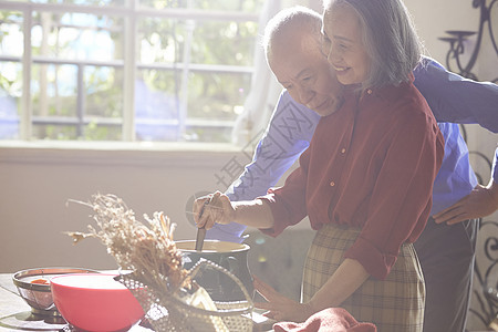 恩爱老年夫妇做饭图片