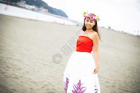 塔希提岛二十几岁海洋草裙舞者的肖像图片