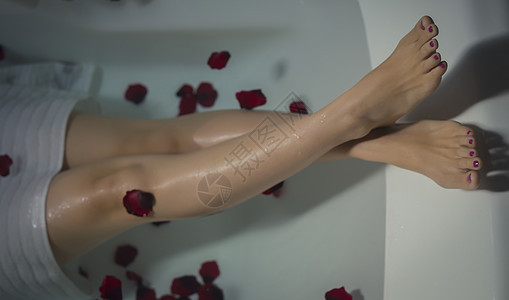 想像放松的特快浴室玫瑰浴缸脚图片