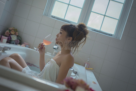 玫瑰花早晨空白部分优雅的洗澡时间图片