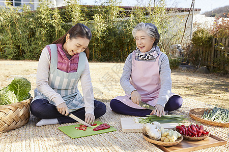 毒蛇树菜刀成年人女人泡菜生活图片